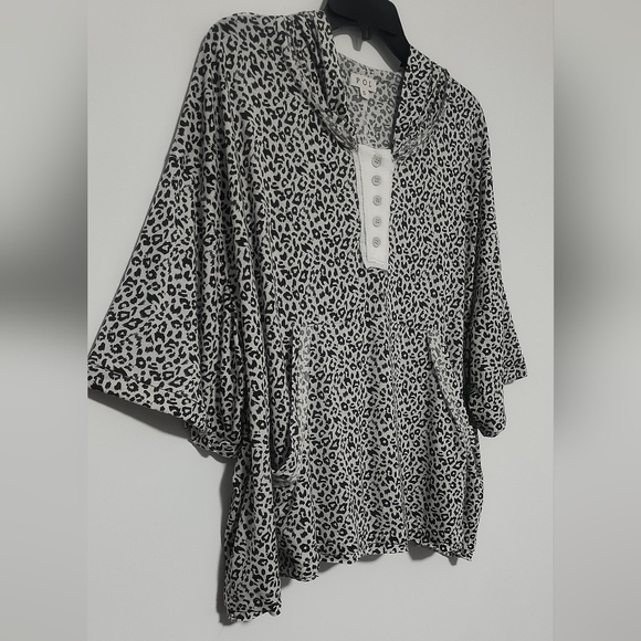 POL Animal Print Oversized Top / Size S - Picture 2 of 8